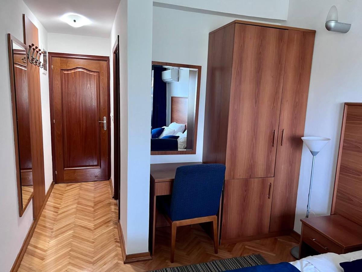Hotel Ambasador Podgorica Eksteriør billede