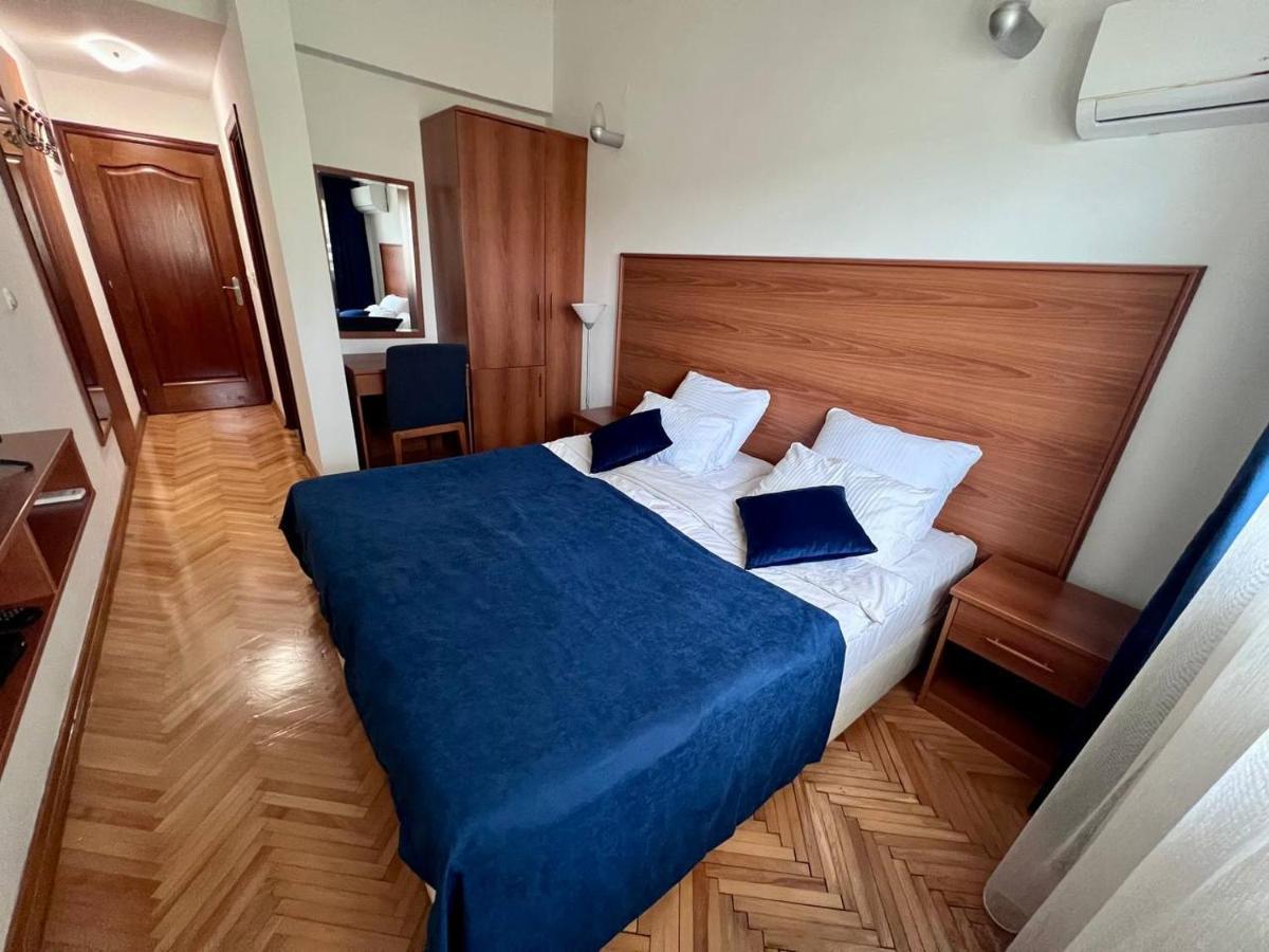 Hotel Ambasador Podgorica Eksteriør billede