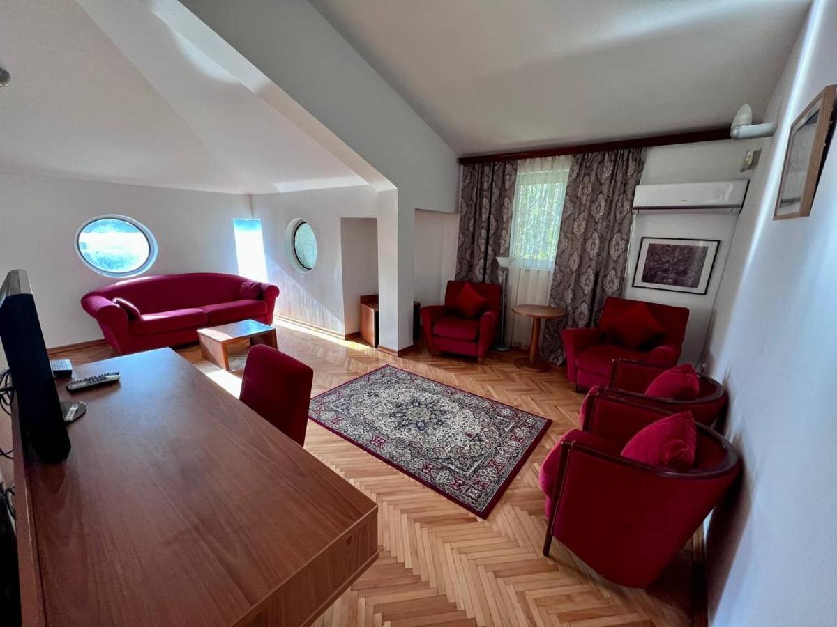 Hotel Ambasador Podgorica Eksteriør billede