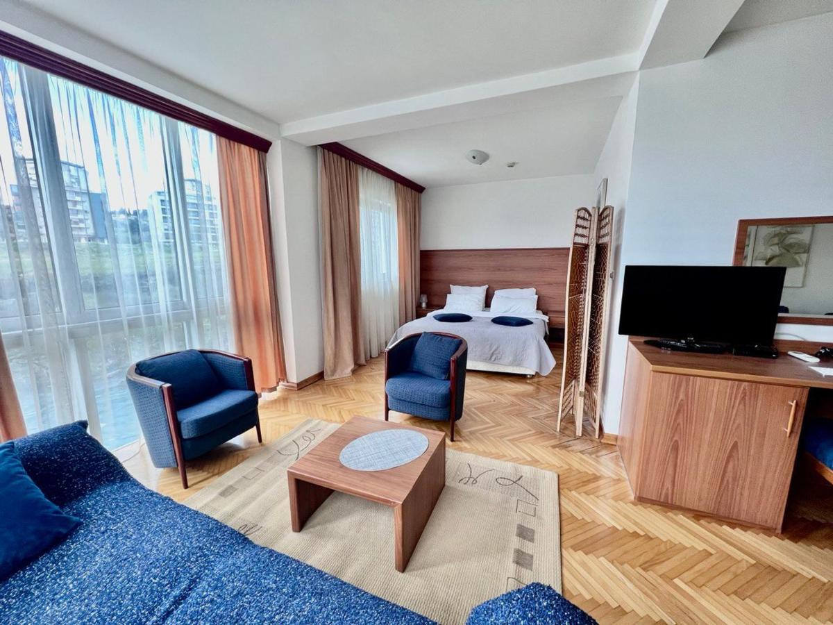 Hotel Ambasador Podgorica Eksteriør billede