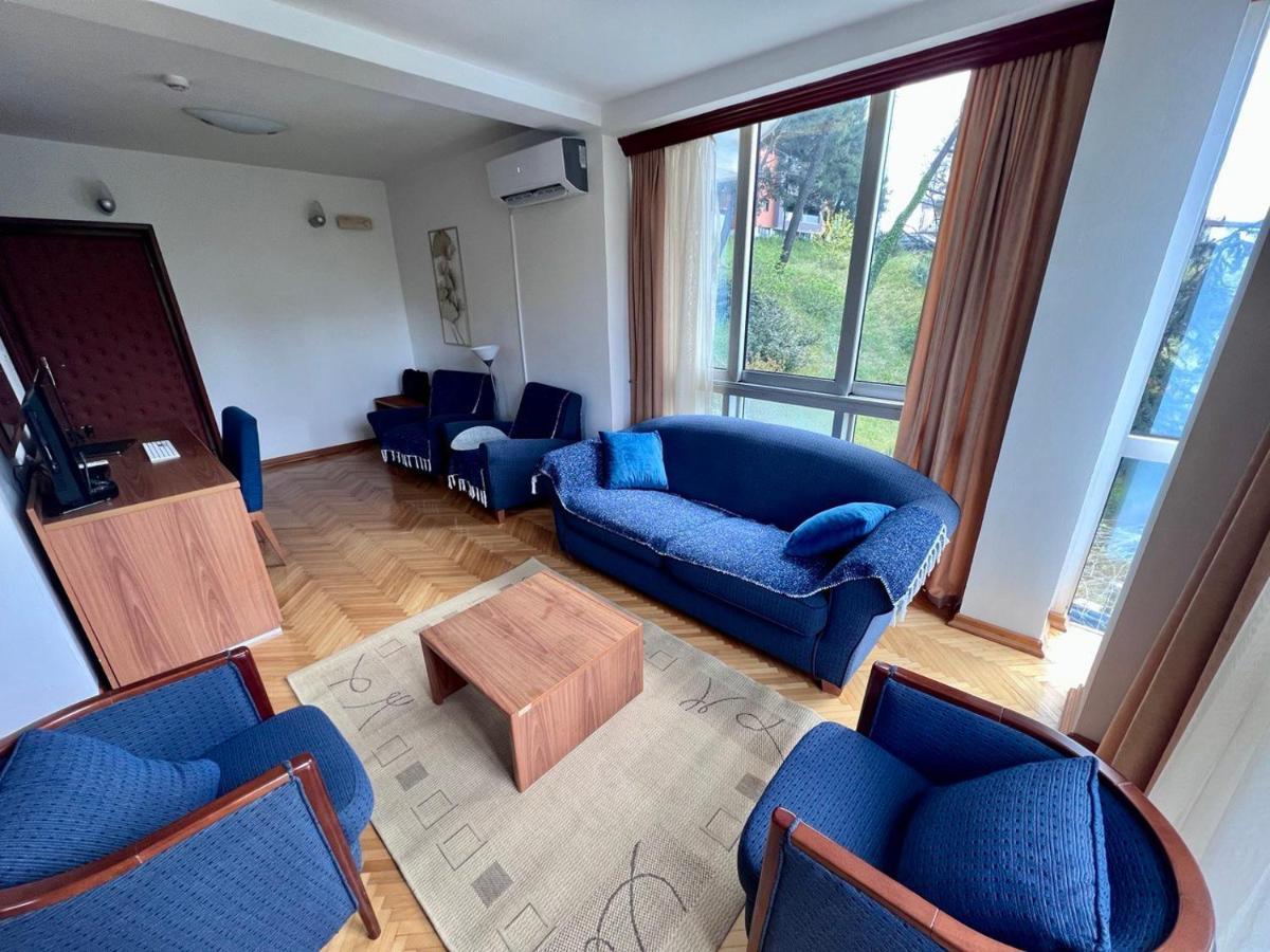Hotel Ambasador Podgorica Eksteriør billede