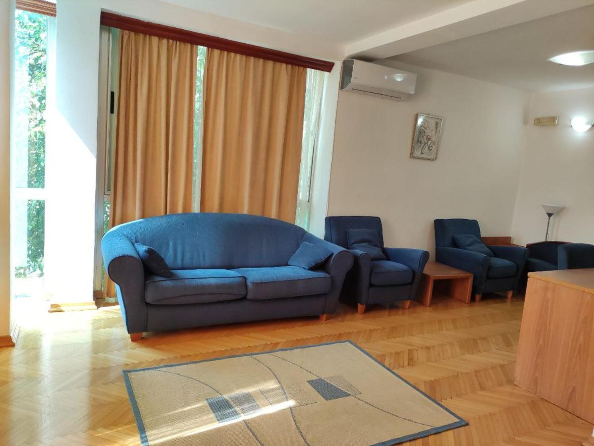 Hotel Ambasador Podgorica Eksteriør billede