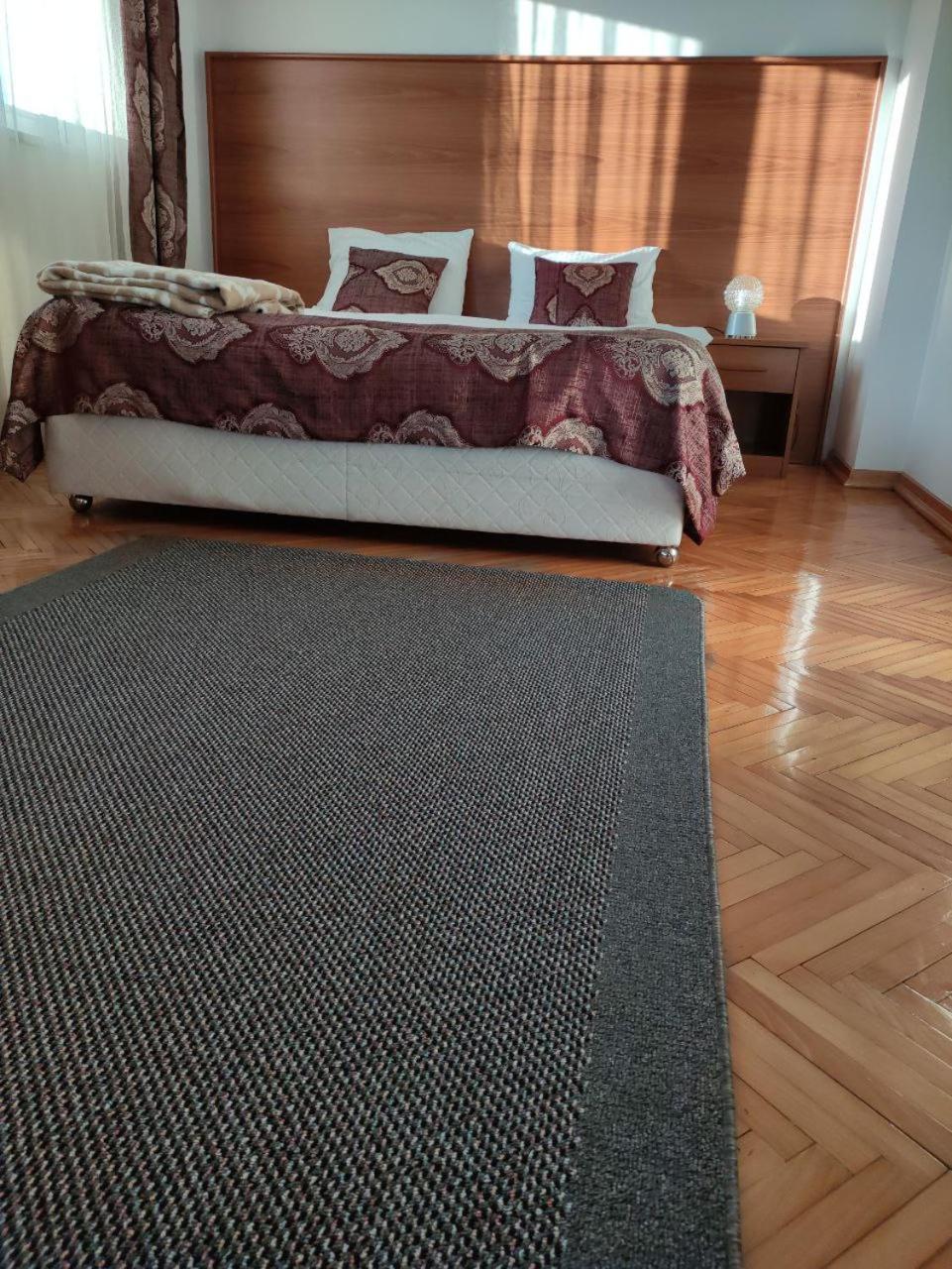 Hotel Ambasador Podgorica Eksteriør billede