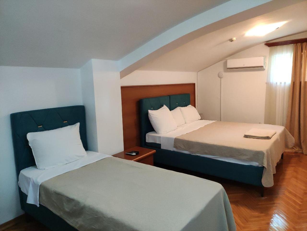 Hotel Ambasador Podgorica Eksteriør billede