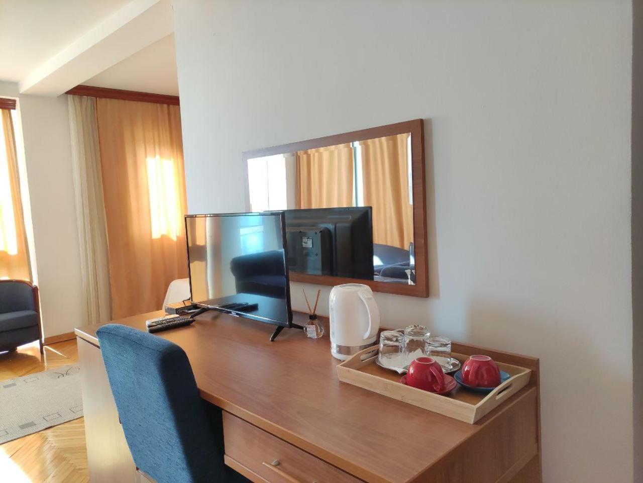 Hotel Ambasador Podgorica Eksteriør billede